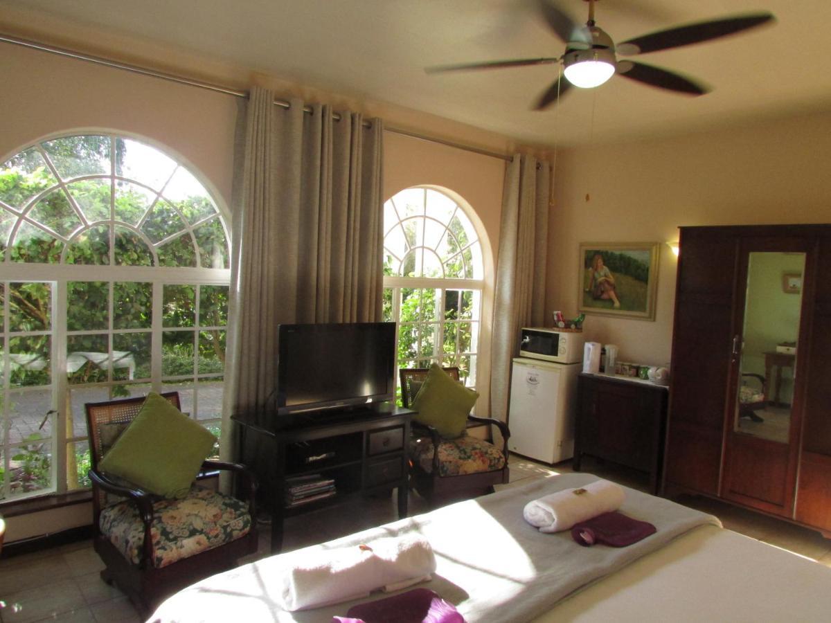 Bancroft B&B Hilton Bagian luar foto