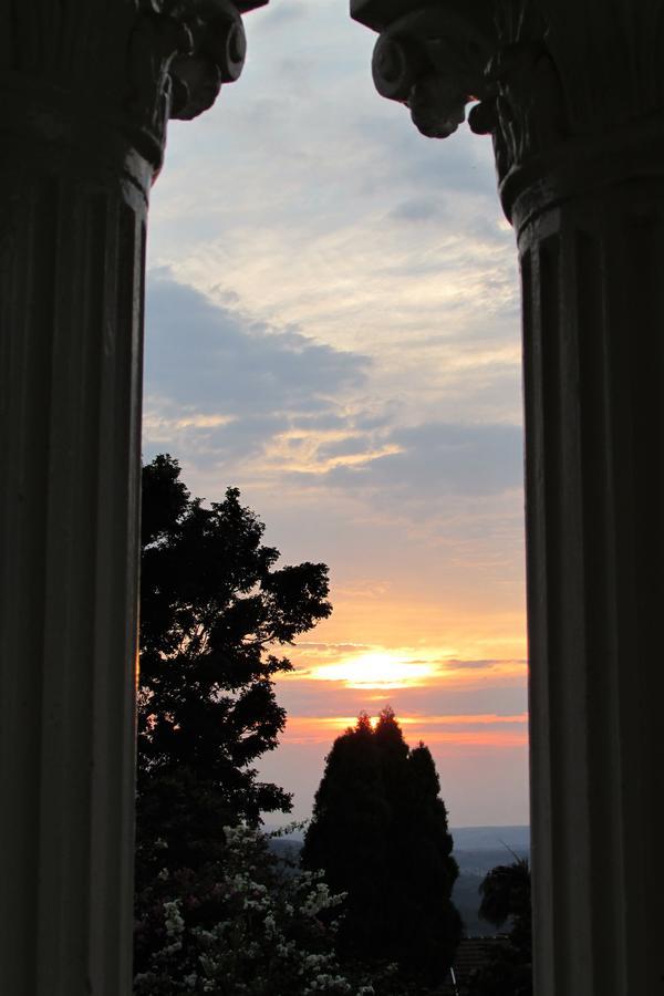 Bancroft B&B Hilton Bagian luar foto